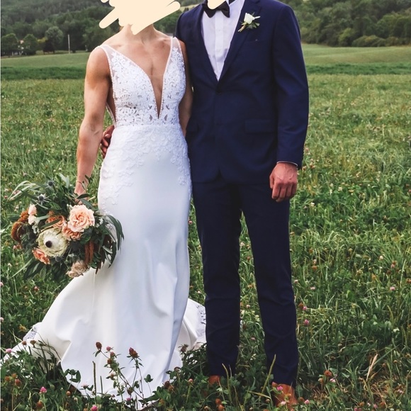 Essence Of Australia Wedding Dress - Picture 5 of 17